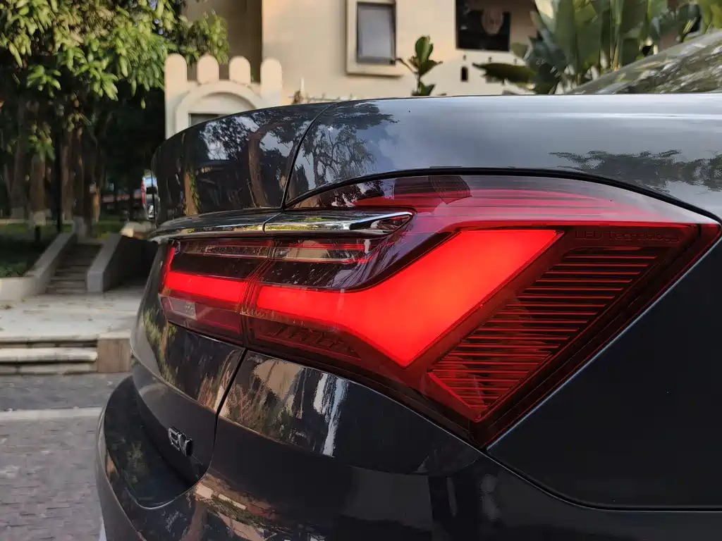 BYD Qin NEV 2019 Luxury
