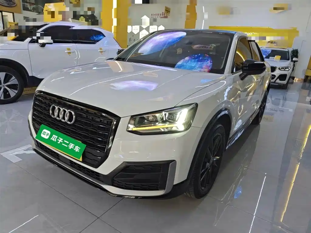 Audi Q2L 2019