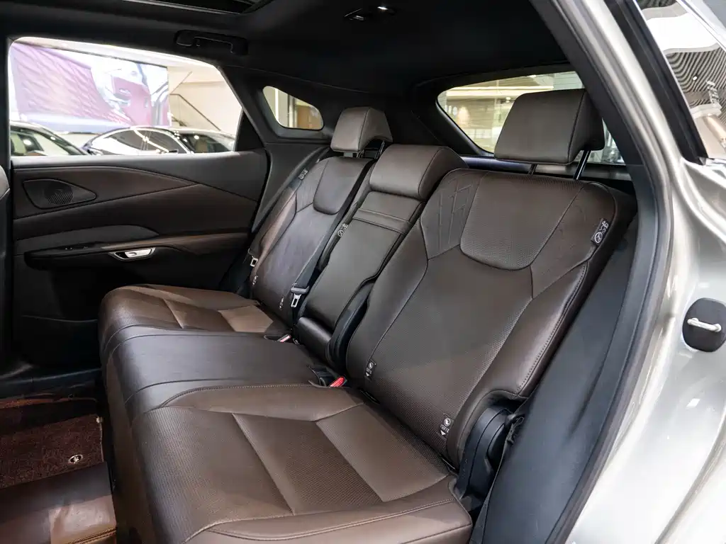 Lexus RX — миниатюра 12