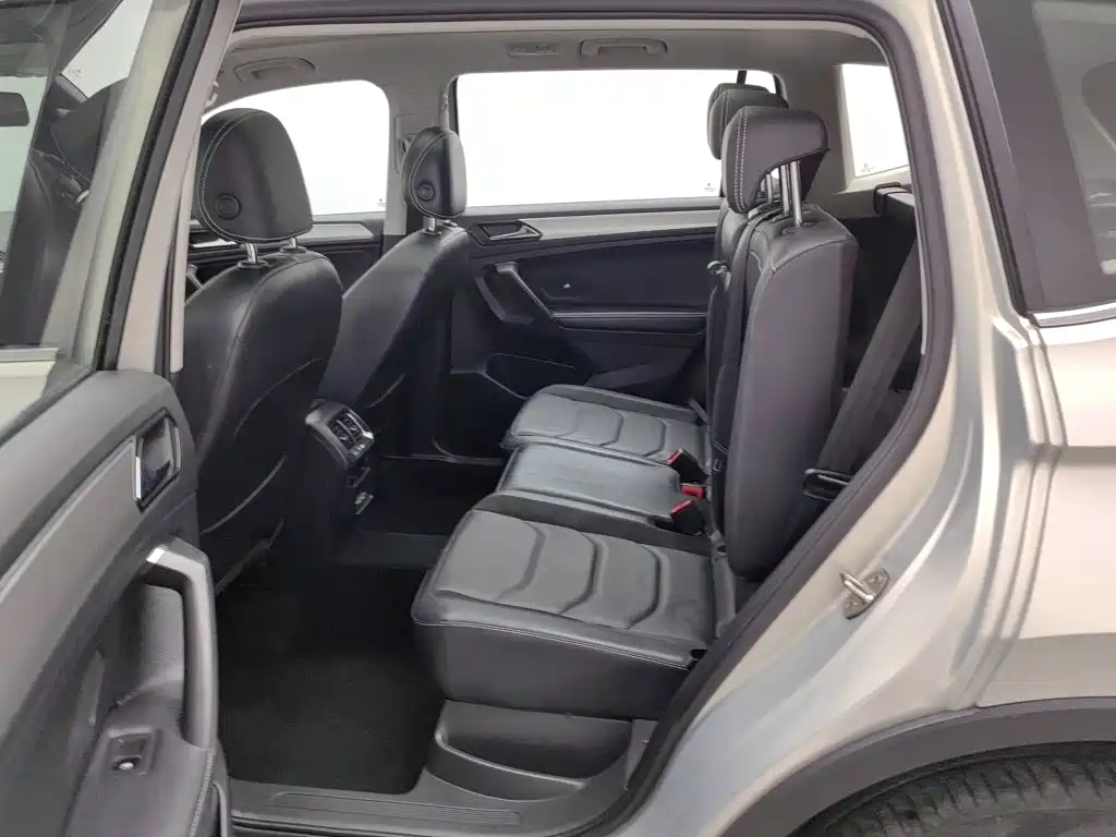 Volkswagen Tiguan L — миниатюра 15