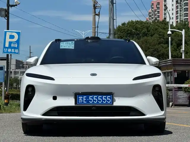 2025 Nio ET5