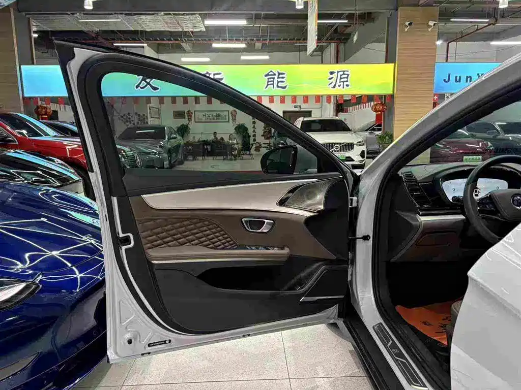 BYD Han — миниатюра 16