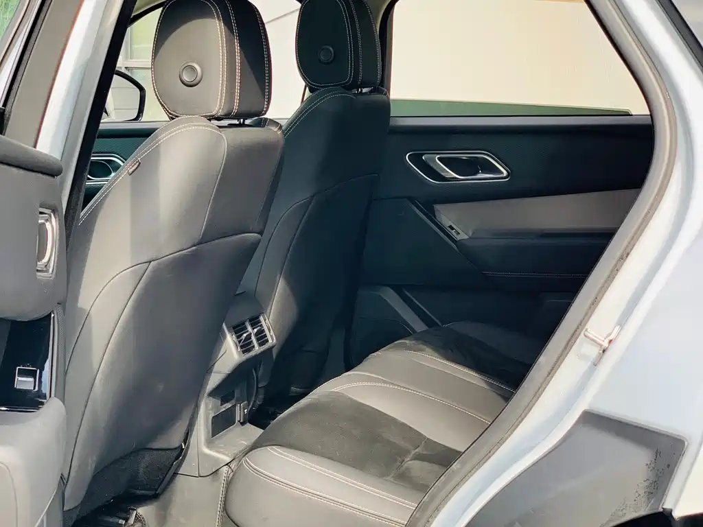 Land Rover Velar — миниатюра 16