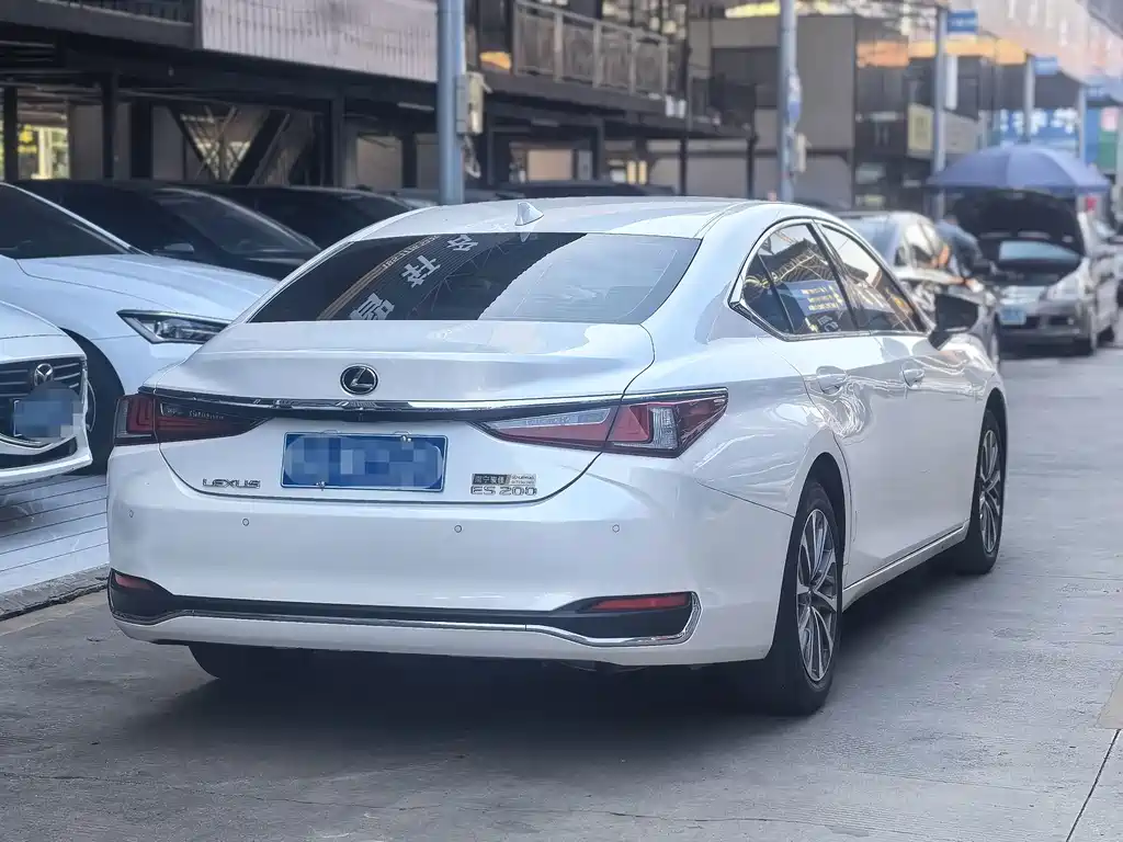 Lexus ES — миниатюра 4