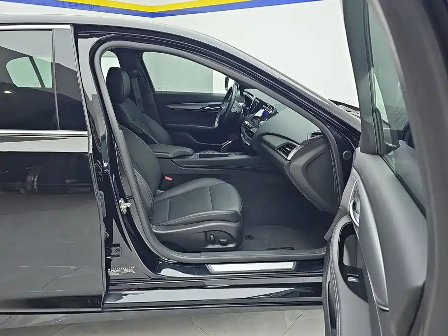 Cadillac CT5 — миниатюра 8