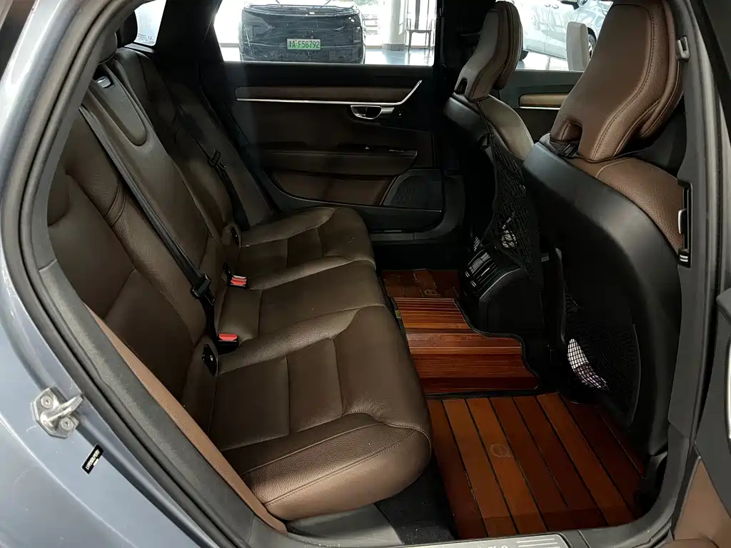 Volvo S90 — миниатюра 7