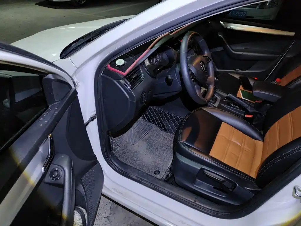 Skoda Octavia — миниатюра 14
