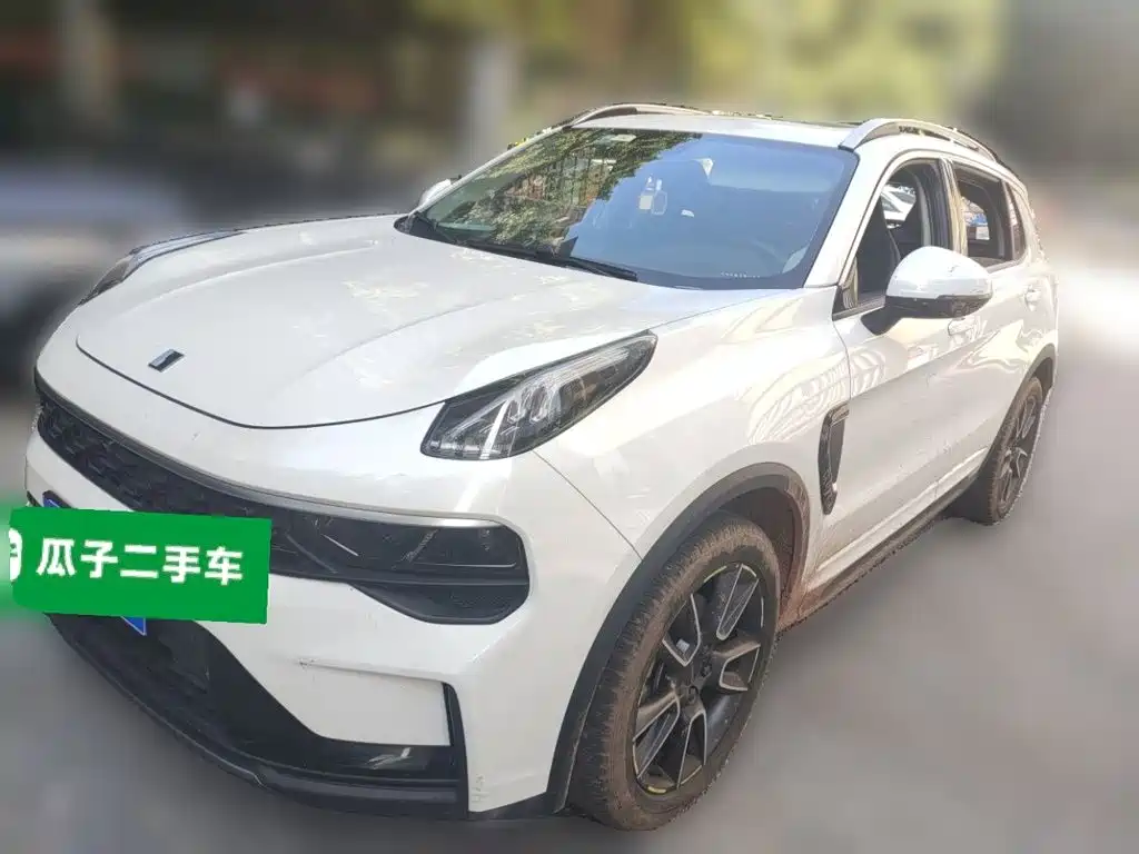 Lynk & Co 01