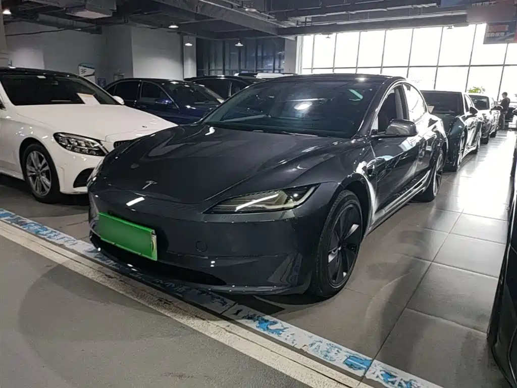 Tesla Model 3 2024