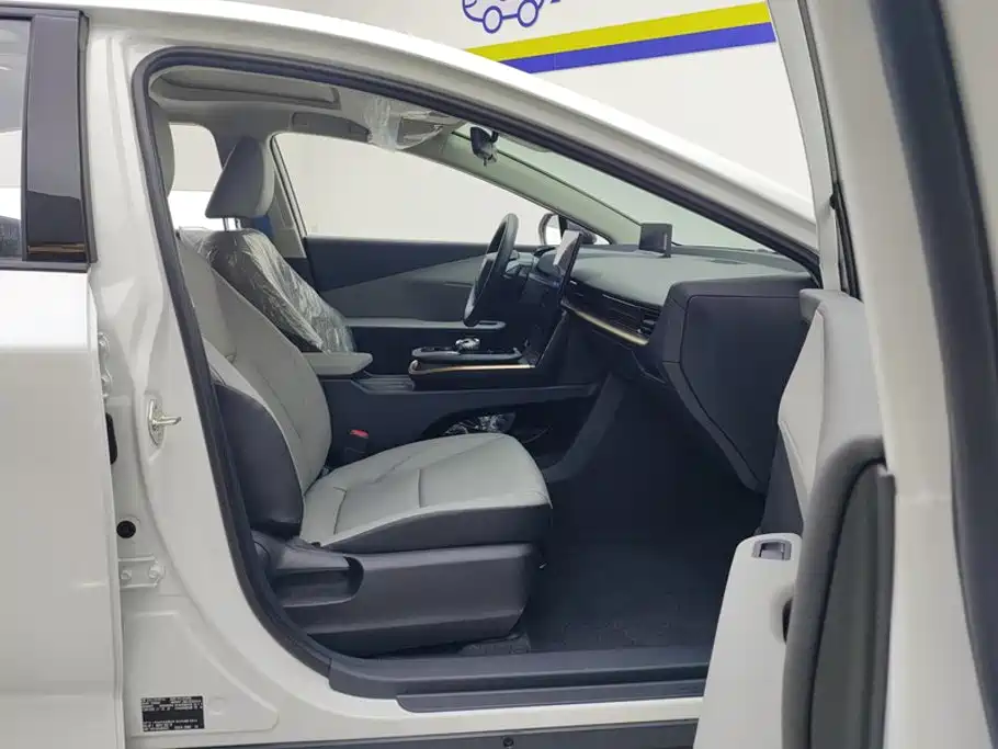 Toyota bZ3 — миниатюра 8