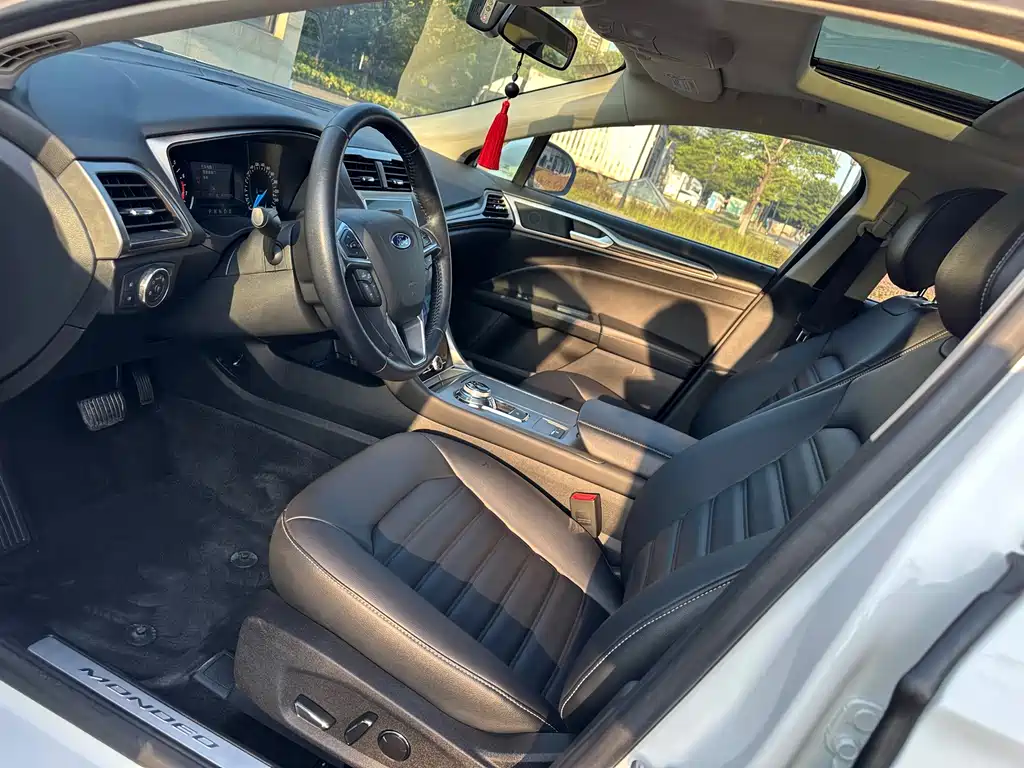 Ford Mondeo — миниатюра 7