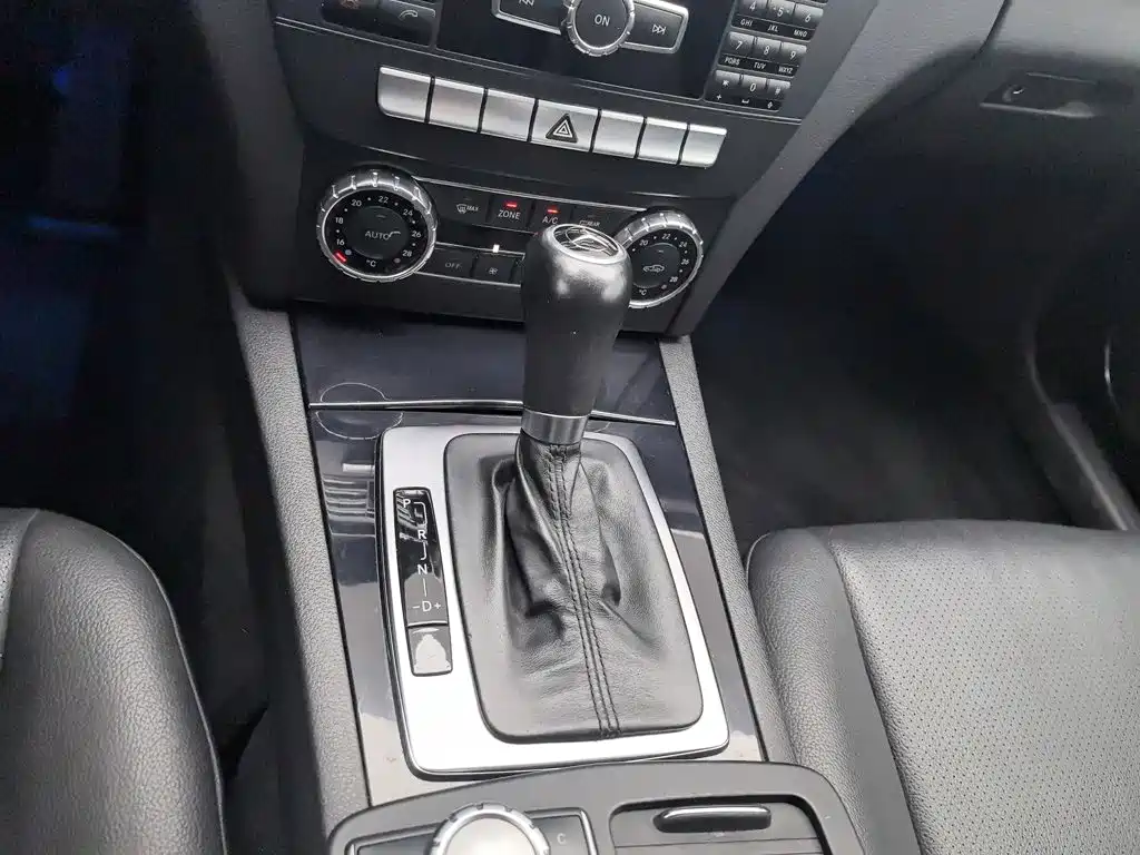 Mercedes-Benz C-Class — миниатюра 13