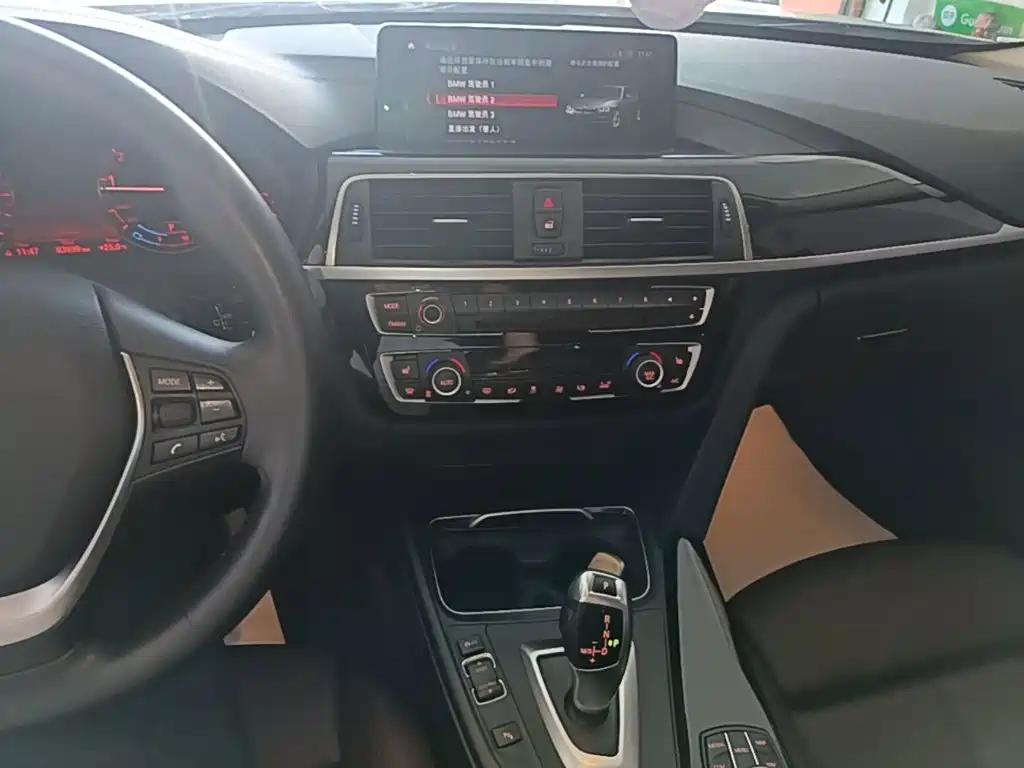 BMW 3 Series — миниатюра 13