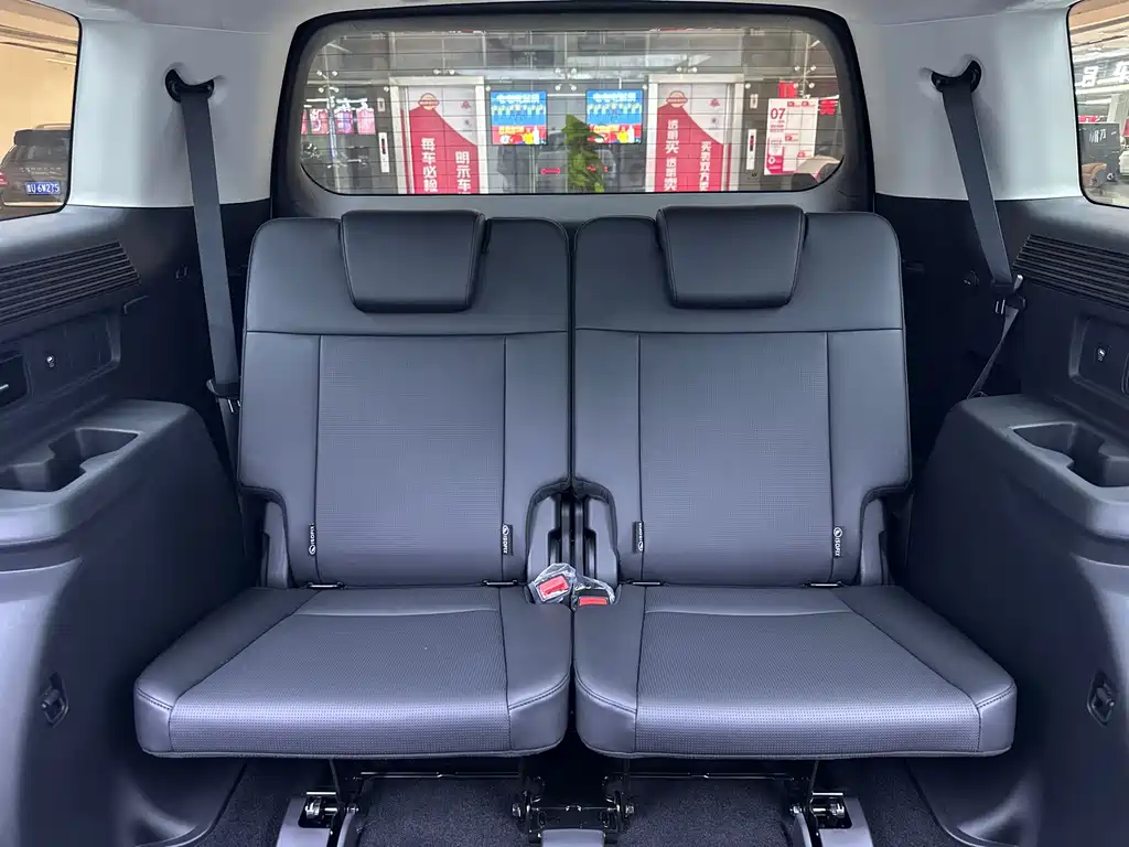 Hyundai Santa Fe — миниатюра 25