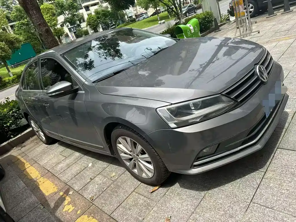 Volkswagen Sagitar 2016