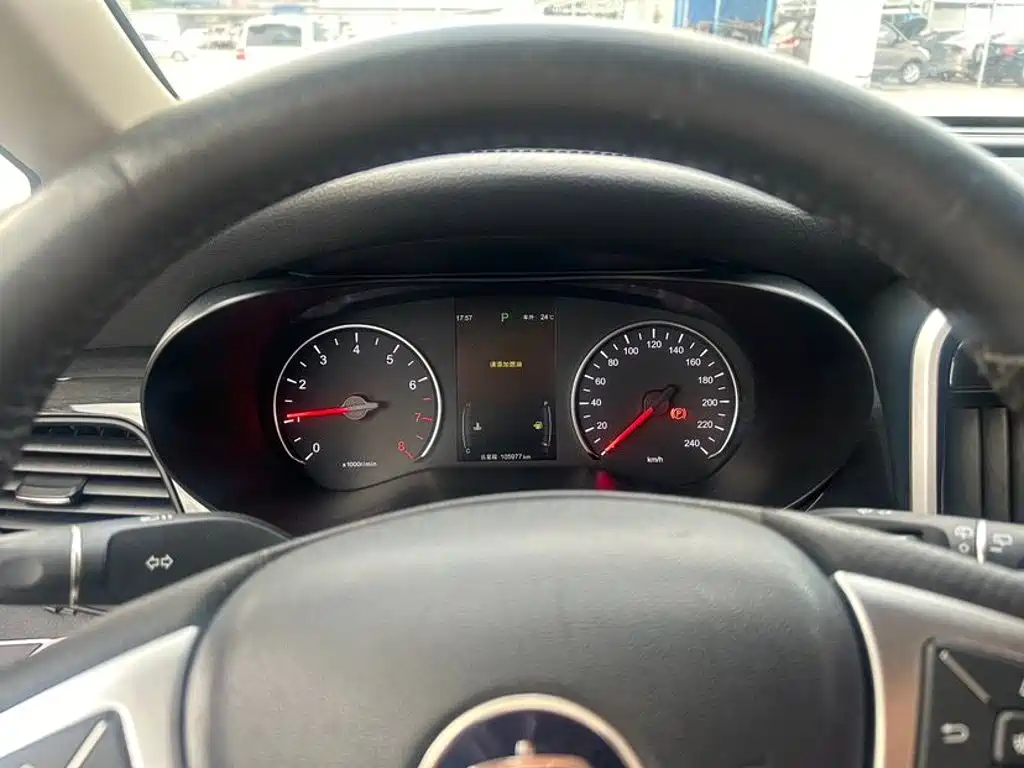 BYD MAX — миниатюра 3