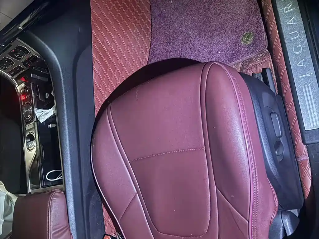 Jaguar XF — миниатюра 4