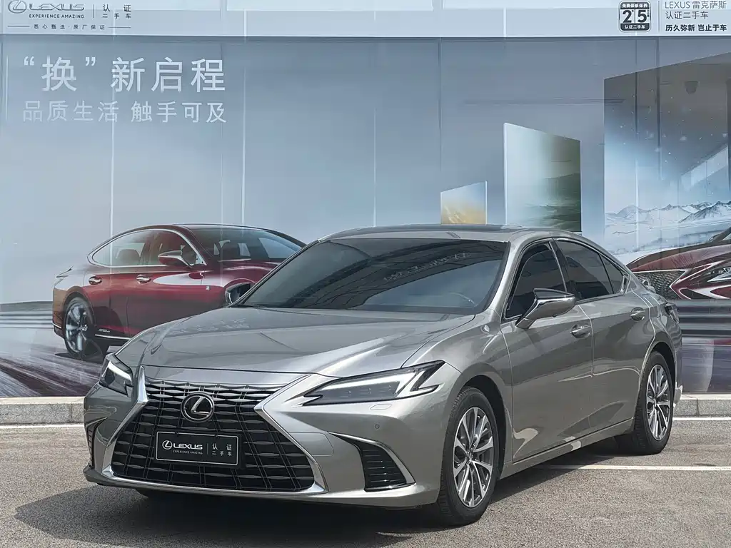Lexus ES 2025