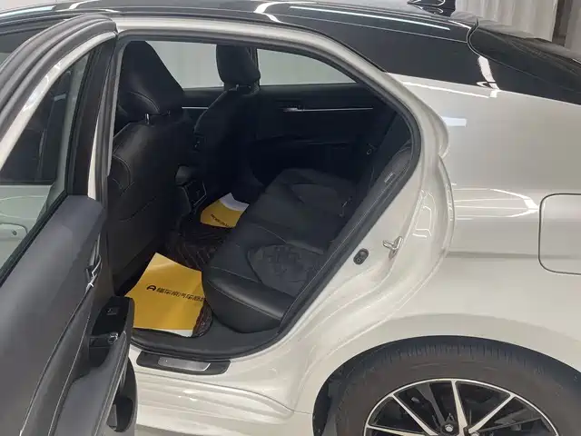 Toyota Camry 2021 2.0S