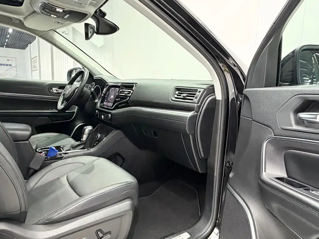 JEEP GRAND COMMANDER