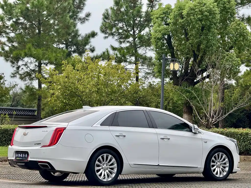 Cadillac XTS — миниатюра 9