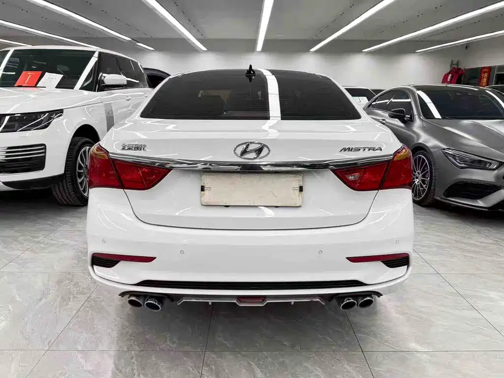 Hyundai Mistra 2017 1.8L AT GLS V