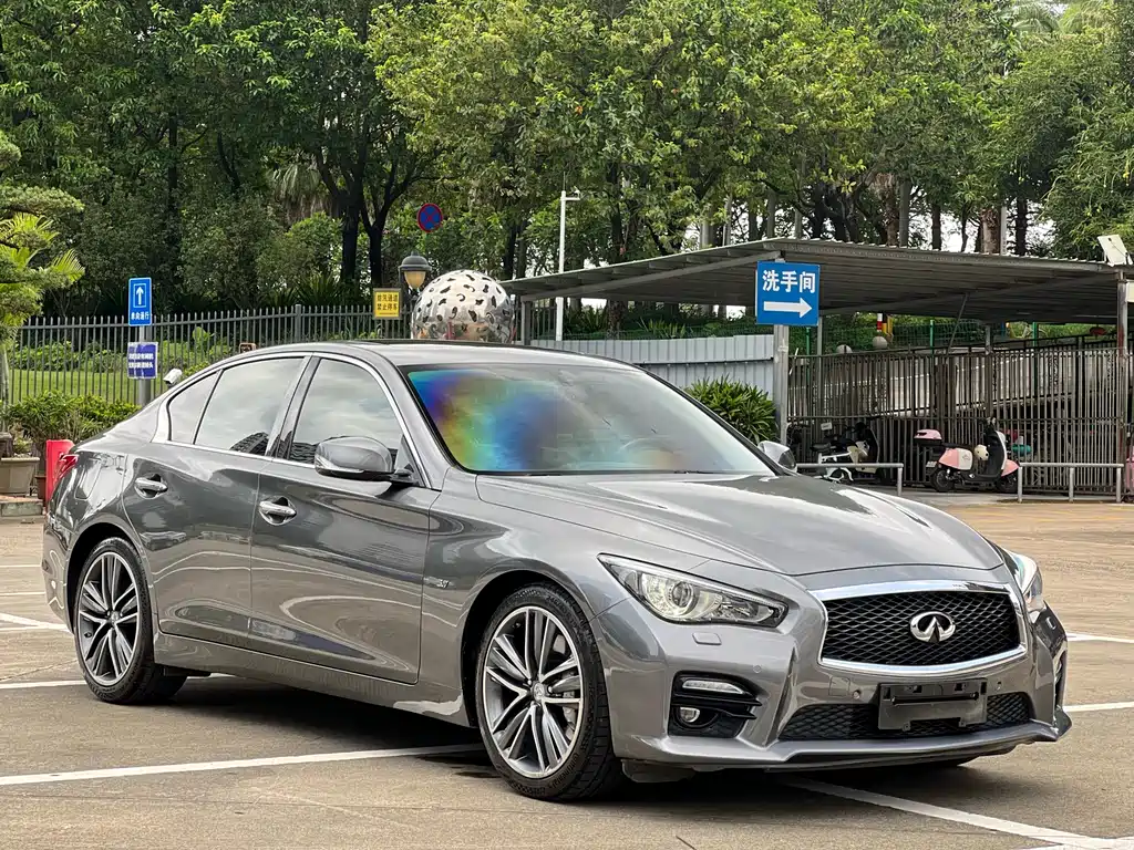 Infiniti Q50 2014 3.7L Luxury Sport
