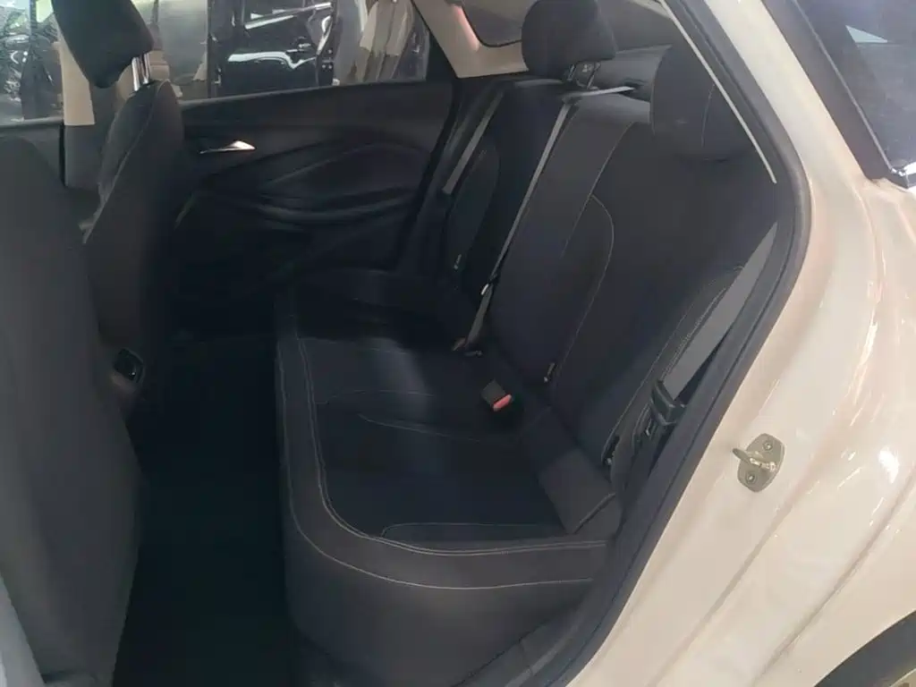 Buick Verano — миниатюра 17