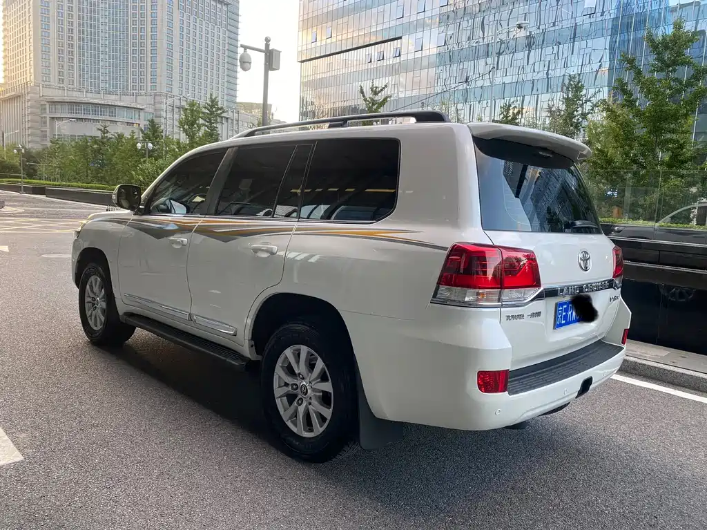 Toyota Land Cruiser — миниатюра 3