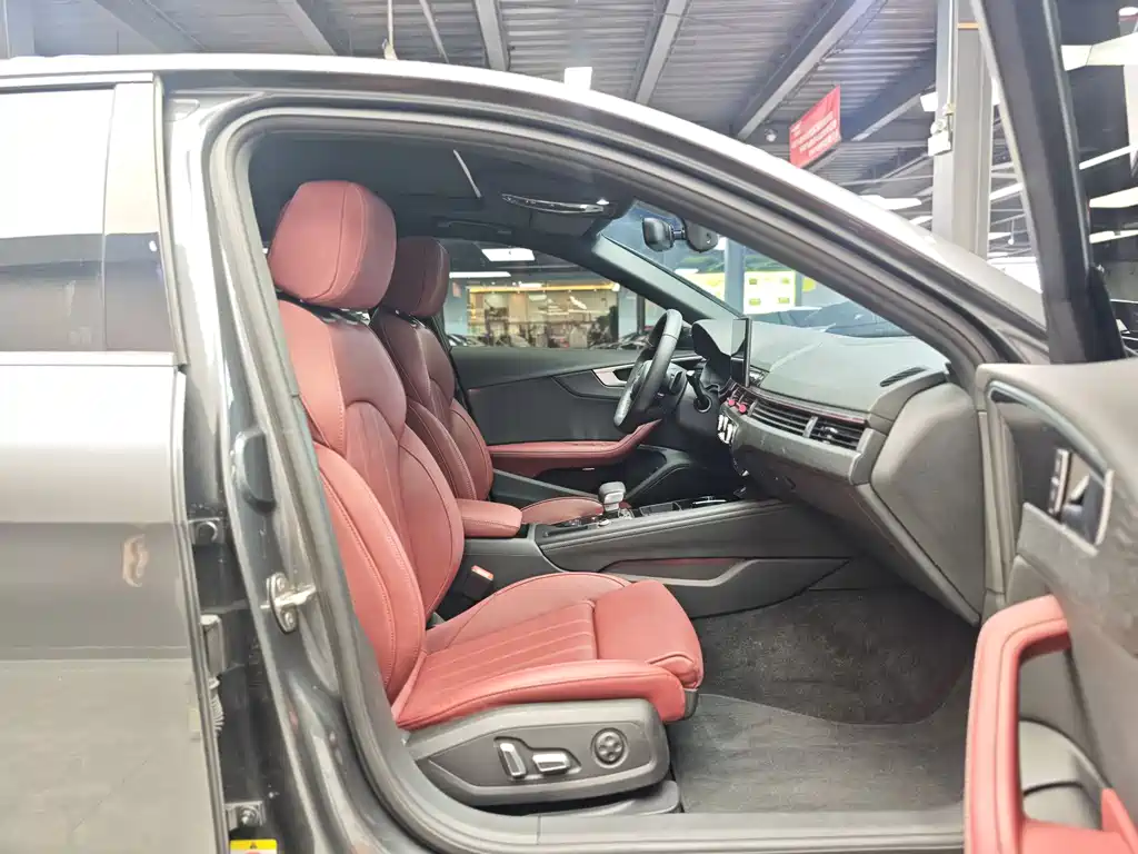Audi A4L 2024 40 TFSI Luxury
