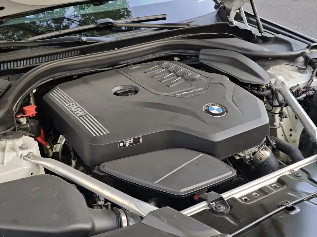 BMW 5 Series — миниатюра 9