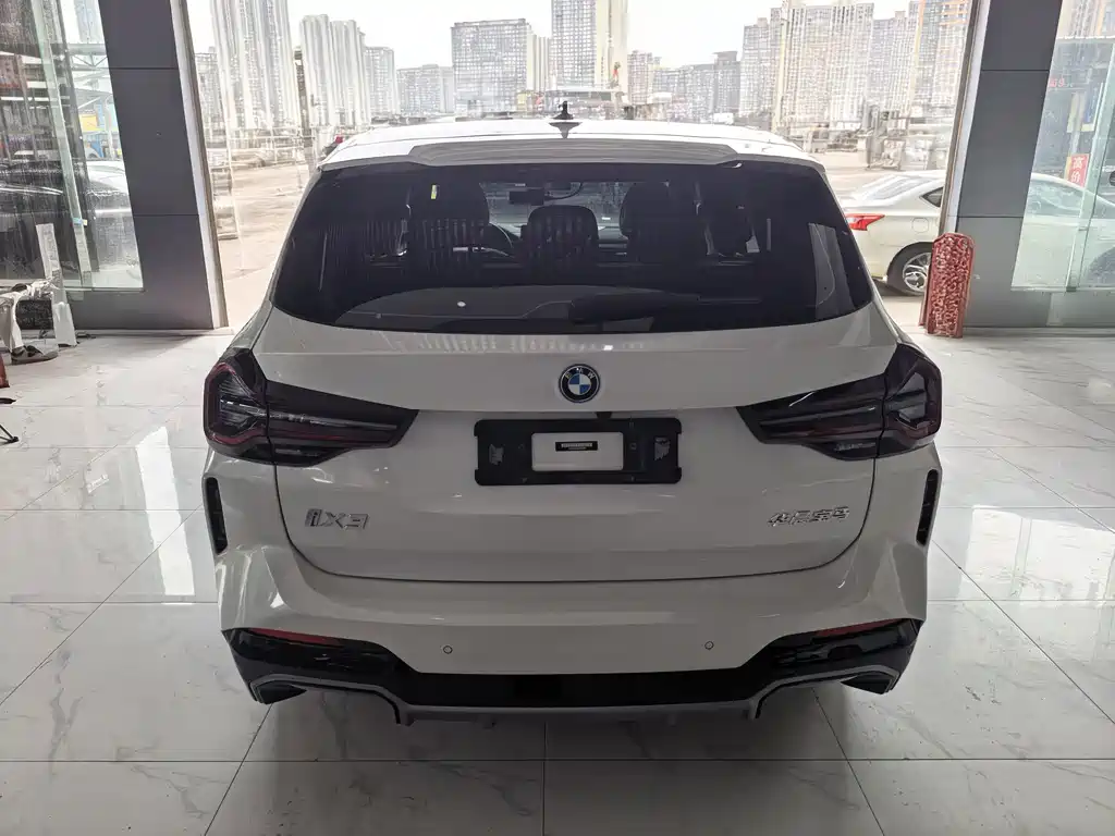 BMW iX3 — миниатюра 8