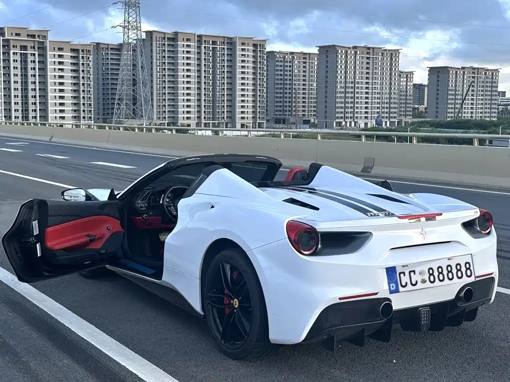 Ferrari 488 — миниатюра 5