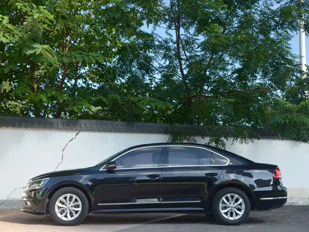 Volkswagen Passat — миниатюра 10