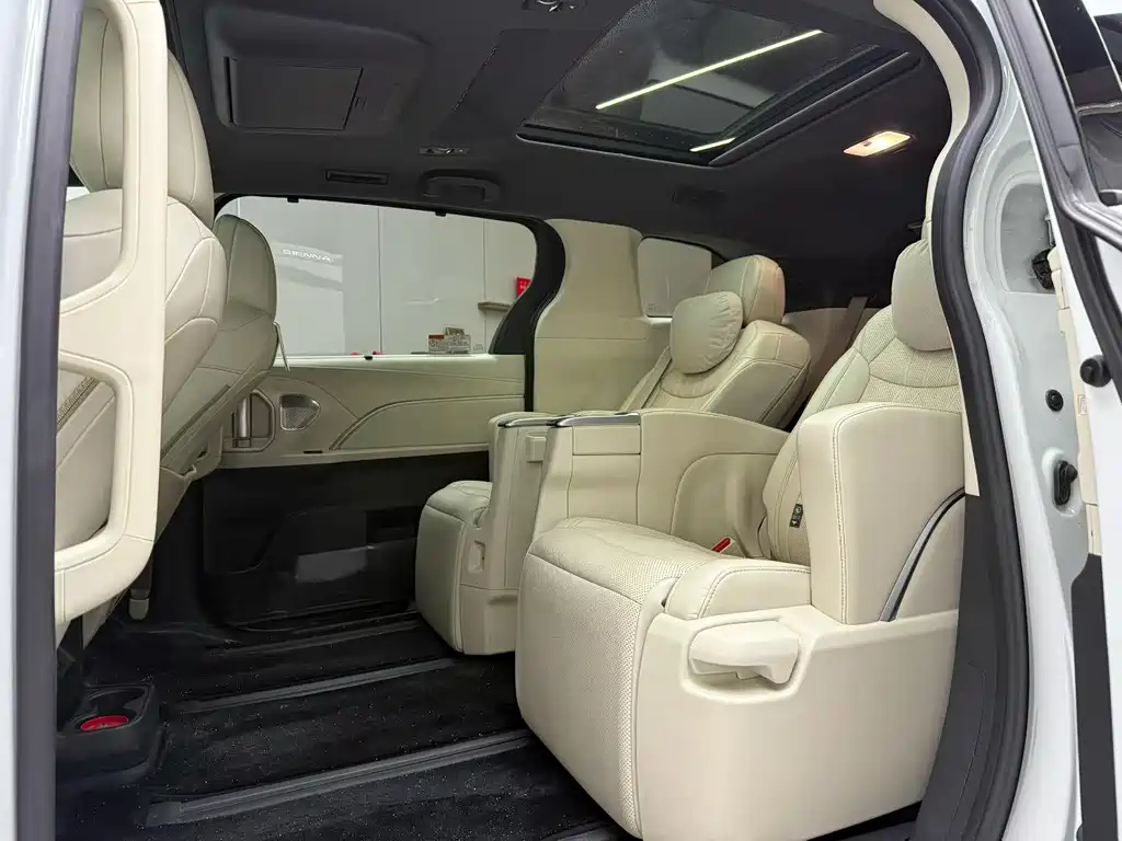 Toyota Sienna 2024 2.5L