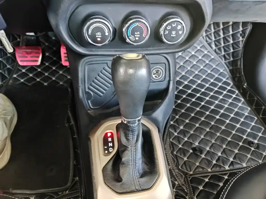 Jeep Renegade — миниатюра 14