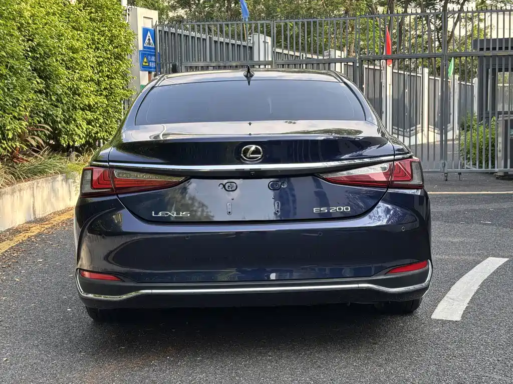 Lexus ES — миниатюра 5