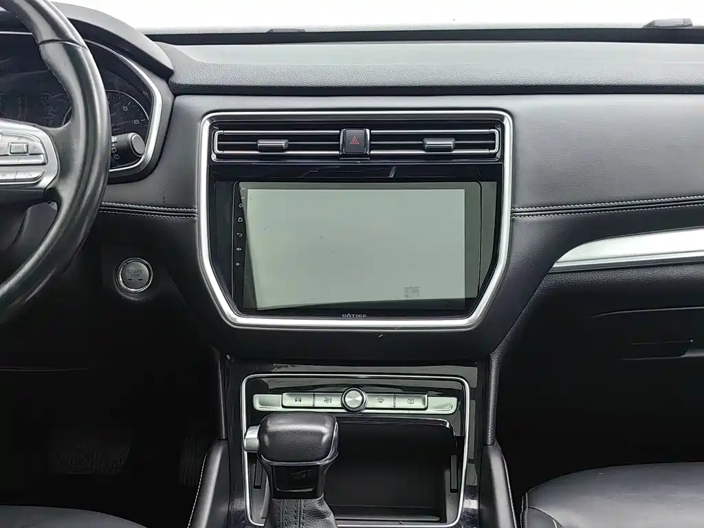 Roewe RX8 — миниатюра 12