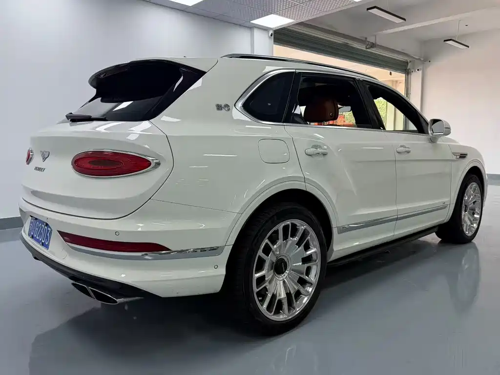Bentley Bentayga — миниатюра 5