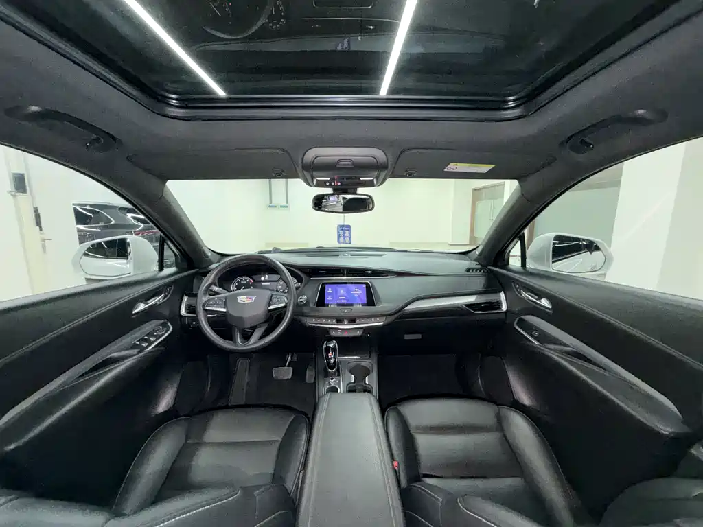 Cadillac XT4 — миниатюра 6