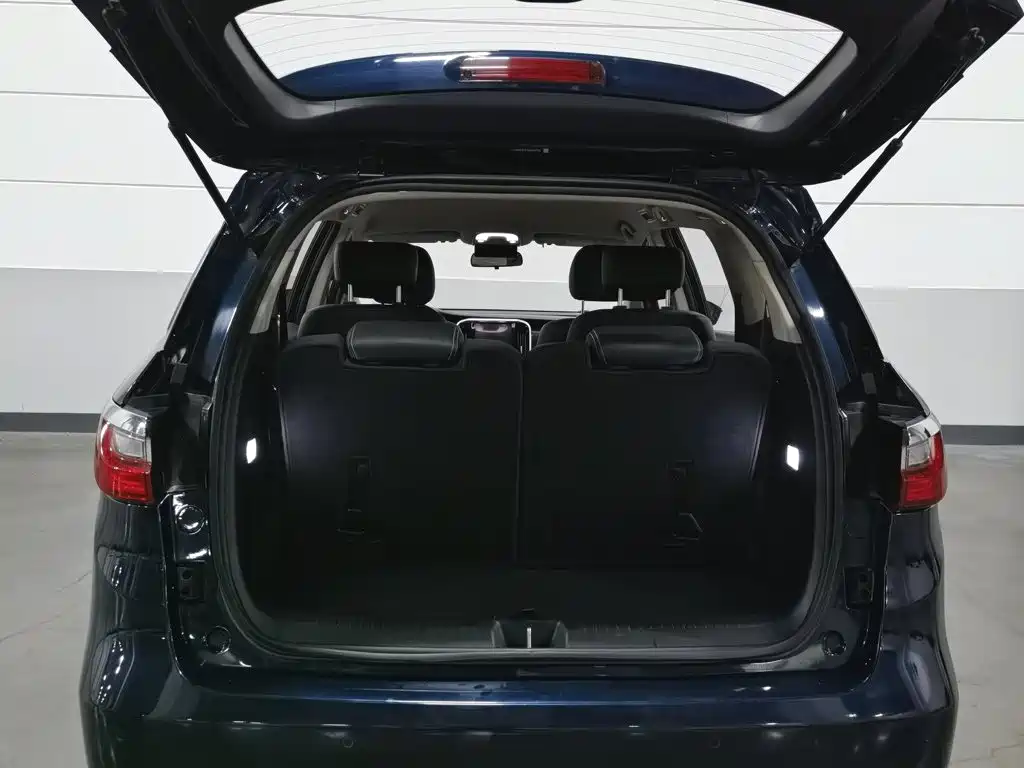 BYD MAX — миниатюра 16