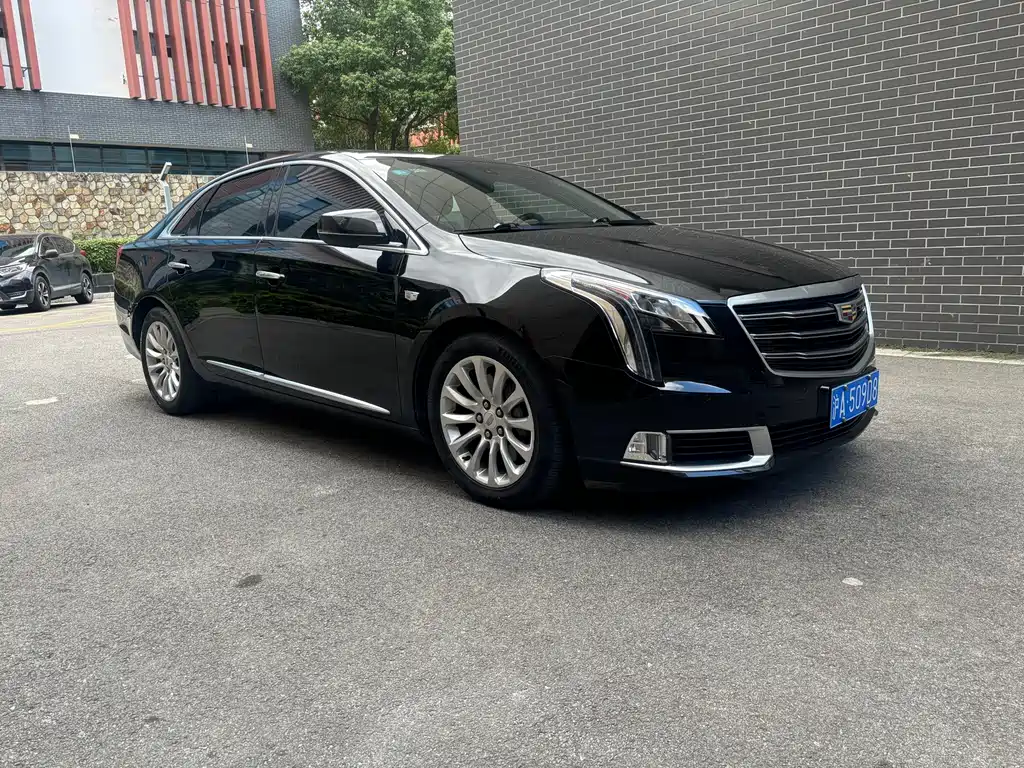 CADILLAC XTS