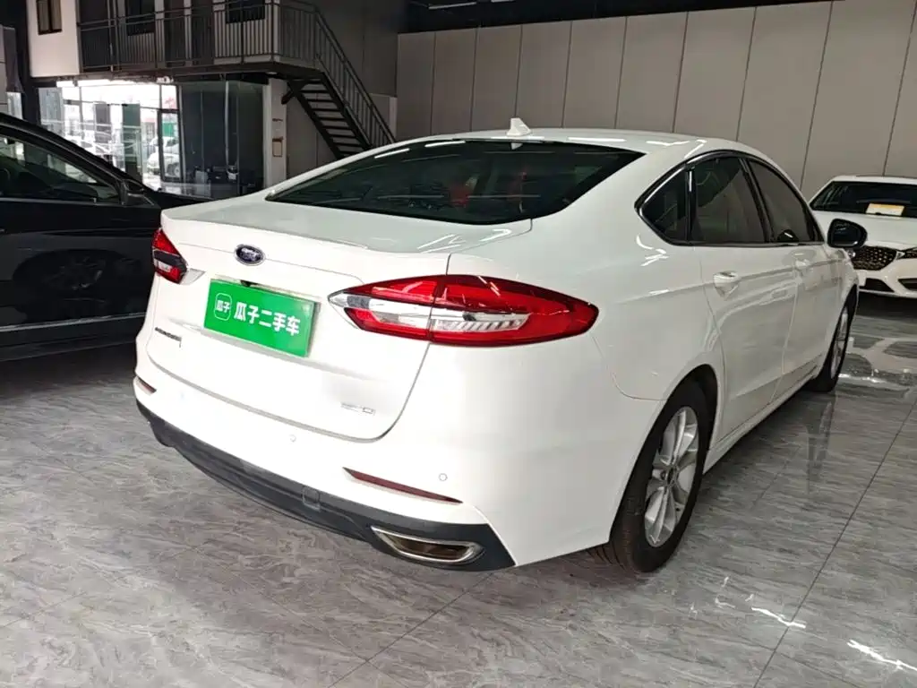 Ford Mondeo — миниатюра 7