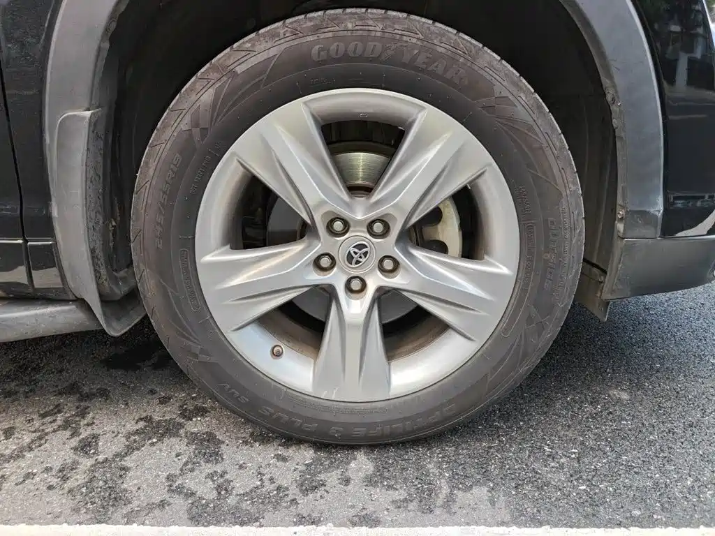 Toyota Highlander — миниатюра 8