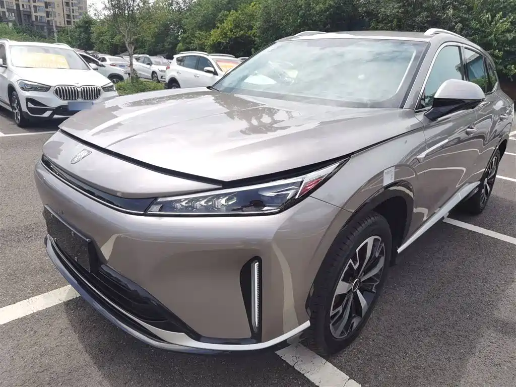 Roewe D5X DMH 2025