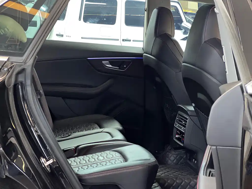 Audi Q8 — миниатюра 17