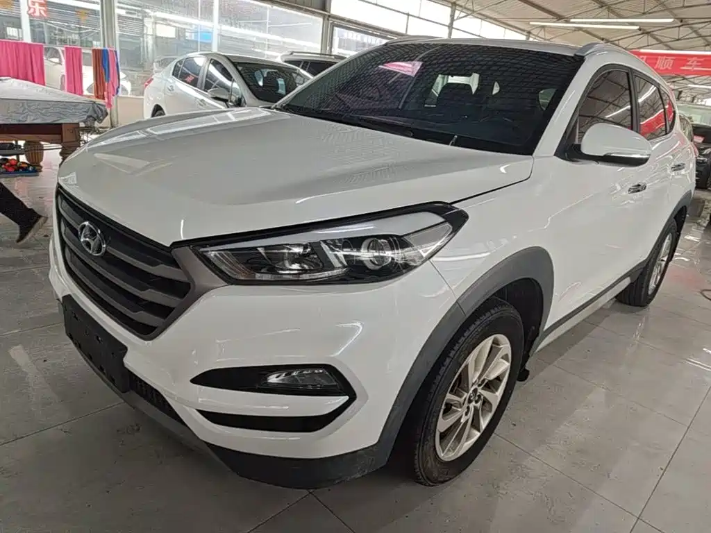 Hyundai Tucson 2015 2.0L AT