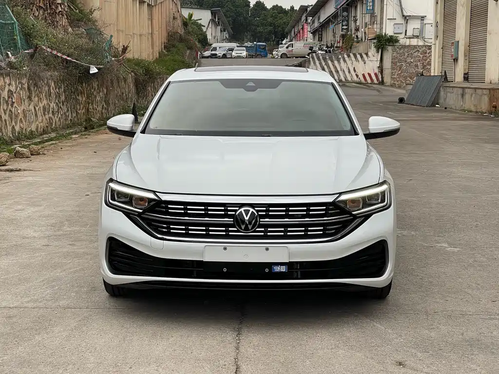Volkswagen Sagitar 2023 300TSI DSG