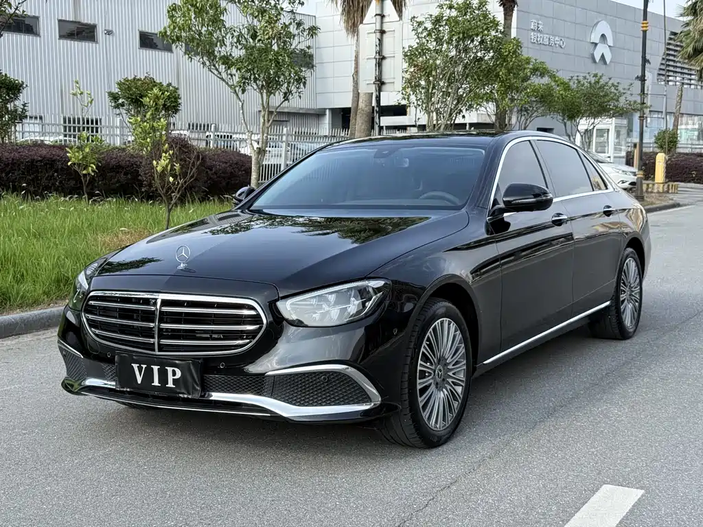Mercedes-Benz E-Class 2022
