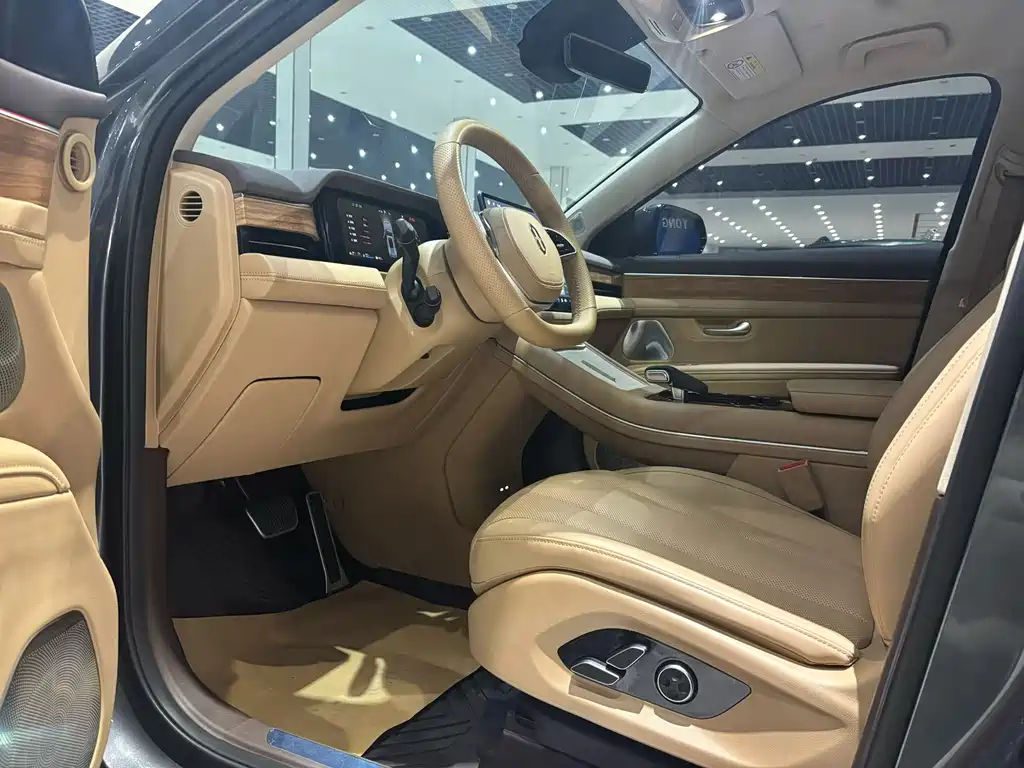 AITO ASK THE WORLD M7